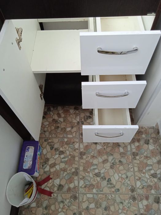 Продаю тумбочку под раковину