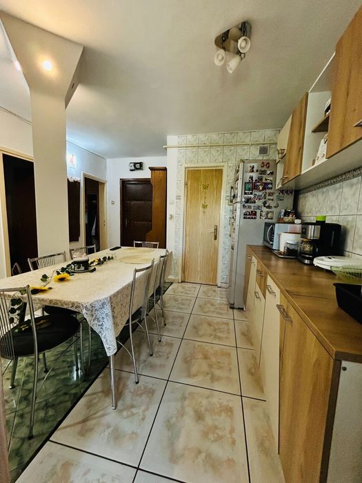 Inchiriez apartament Valea Rosie