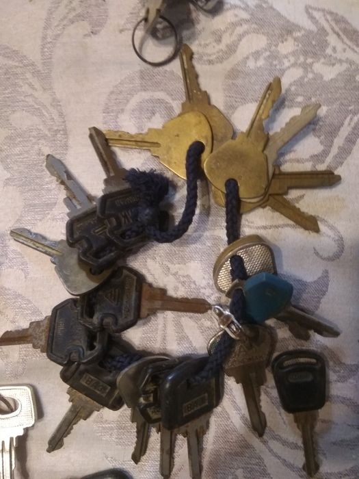 Стари ключове за Лада,Москвич,Опел,Сеат,Форд,Вартбург,МЗ и часовници и