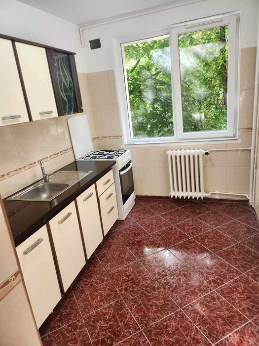Închiriez apartament două camere, confort unu. Sectorul doi București colentino