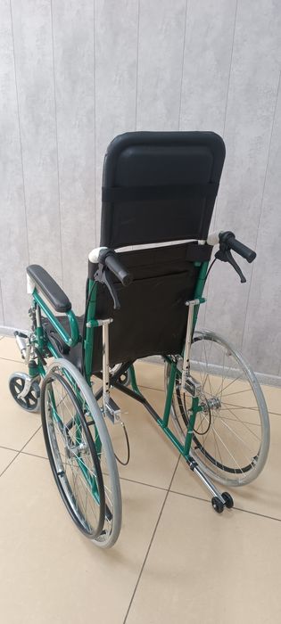 Продам инвалидную коляску