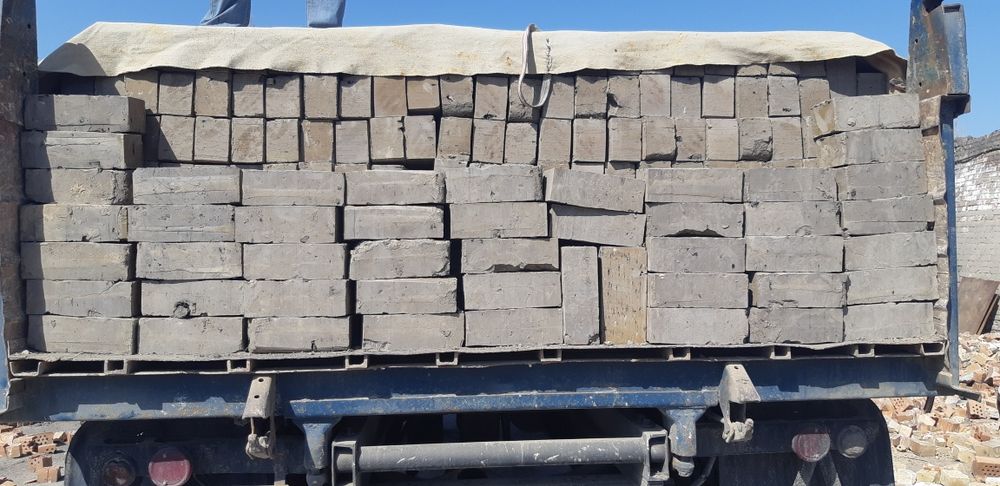 Кирпичи даставка