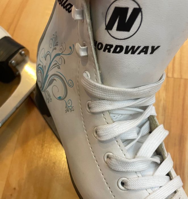 Продаю Коньки Bella Белла