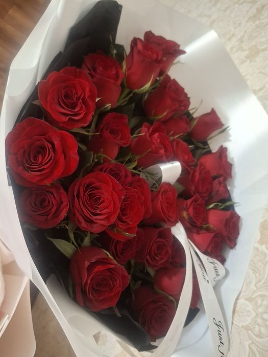 Цветы свежие розы
