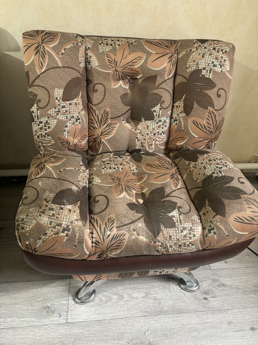 Диван с креслами б/у