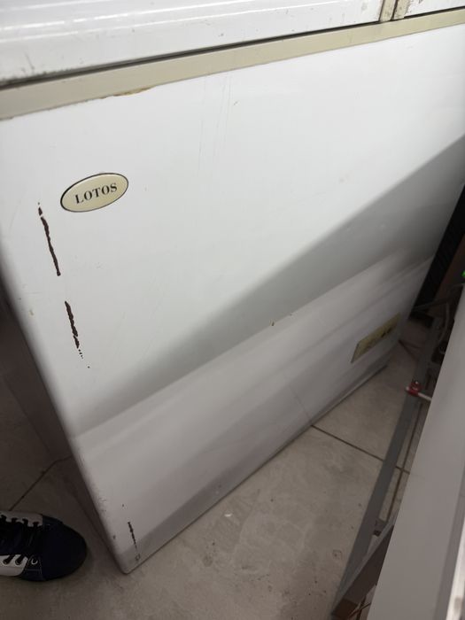 Продам морозильник