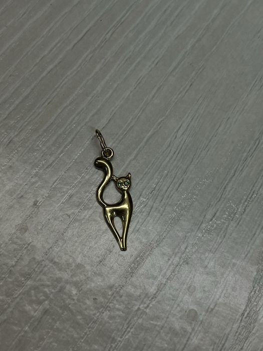 Продам золотые изделия