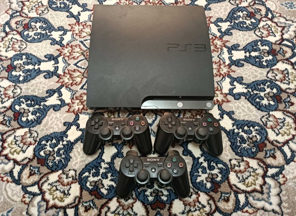 Ps3 slim 320gb 30o'yin 3pult
