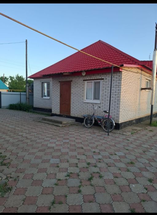 Продам дом в п.Бурлин