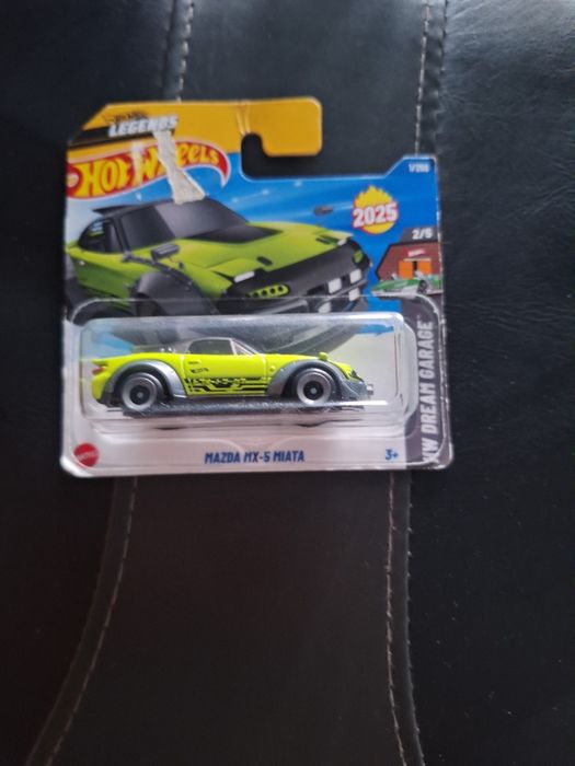 Vând lot de machete auto.