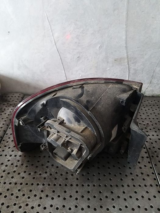 Stop tripla lampa dreapta vw touareg 7l 28258002