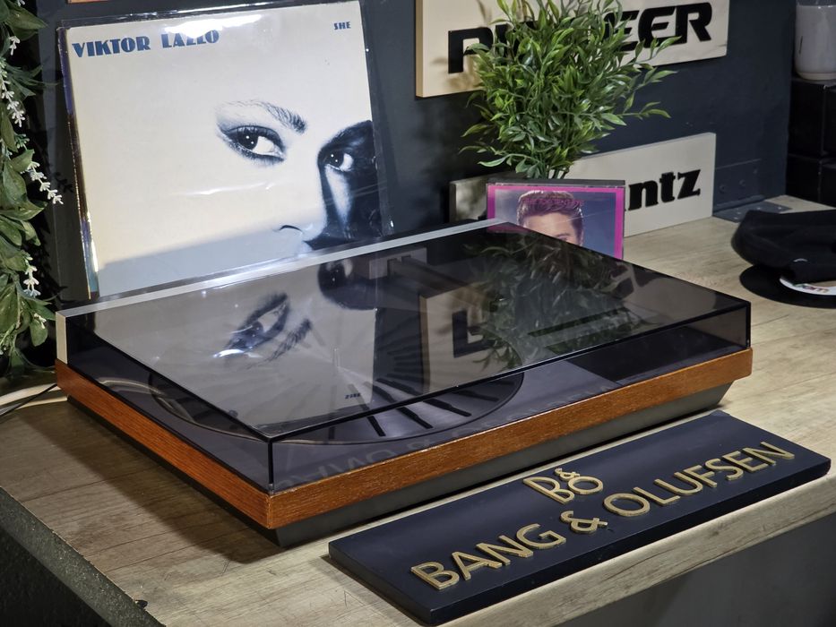 Pick-up BANG & OLUFSEN BEOGRAM 4002, full automatic, hi-end vintage, lemn, aluminiu brut, doza mmc3000