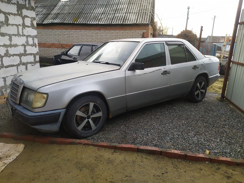 Продам Мерседес Е230