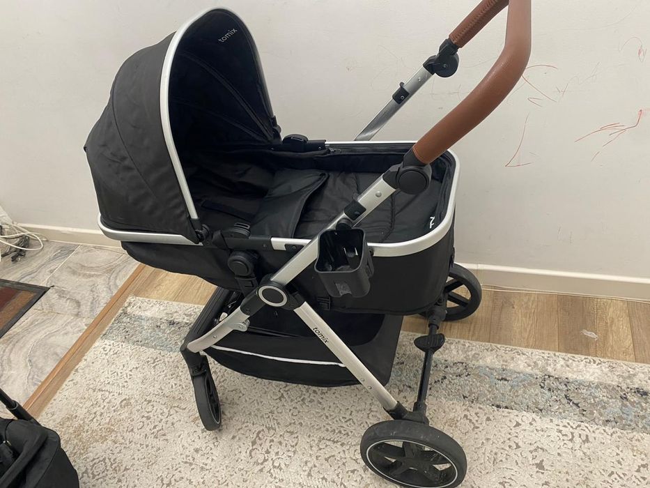 Детская коляска со съемной автолюлкой