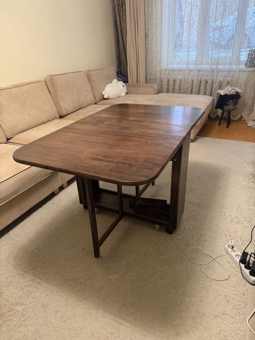 Стол и стулья комплект б/у