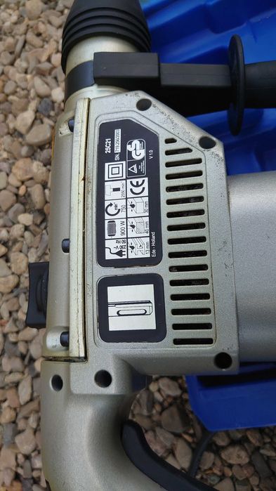 Перфоратор Kinzo 25C21 900 вата с куфар