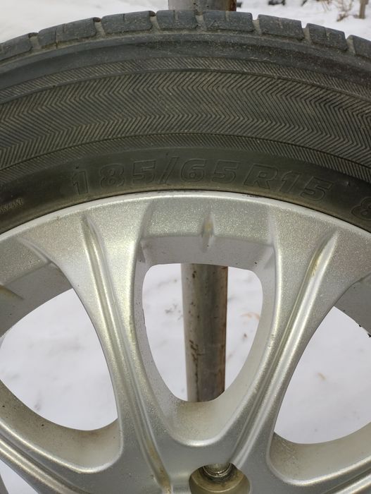 Продам летнюю резину на дисках