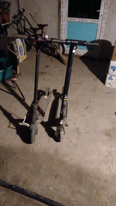 Vand / schimb Trotineta electrica 2 buc