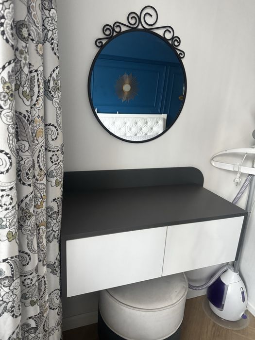 Косметический столик