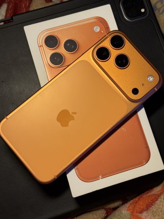 Iphone 17 pro Max cosmic orange Esim