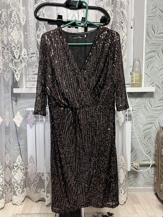 Платье с пайетками