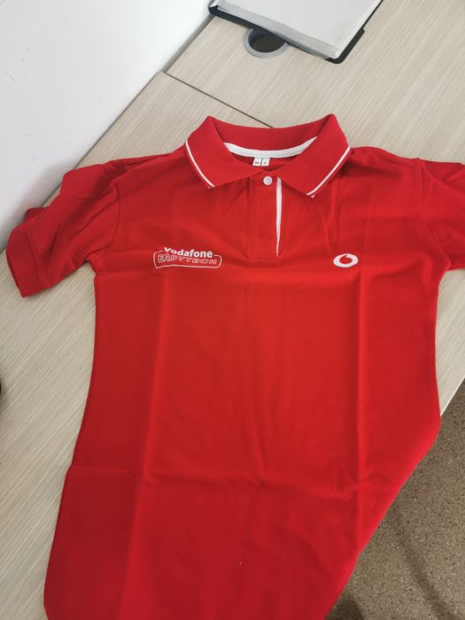 Tricou Vodafone.