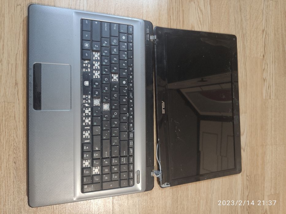 Ноутбук на запчасти