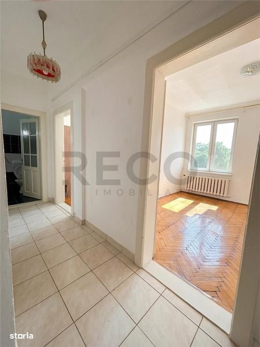 RECO Apartament spatios cu 3 camere, tavan inalt, zona Republicii – id