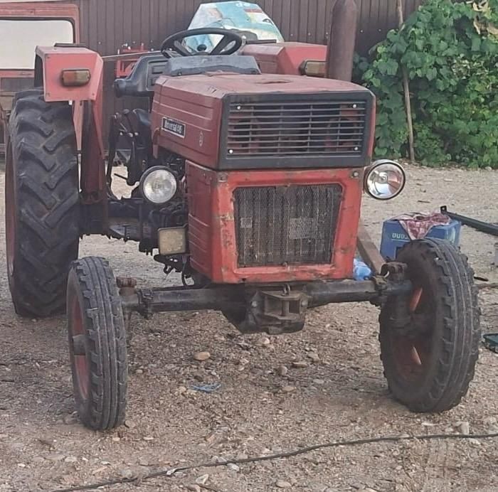 Tractor 445 Universal