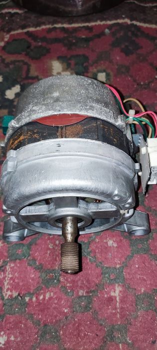 Електромотори за пералня и перални Whirlpool за части.