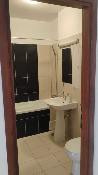 Proprietar, închiriez garsoniera tip studio