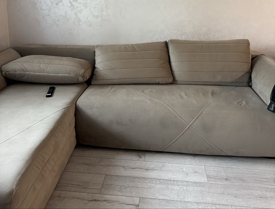 Ъглов разтегателен диван с ракла, бежов