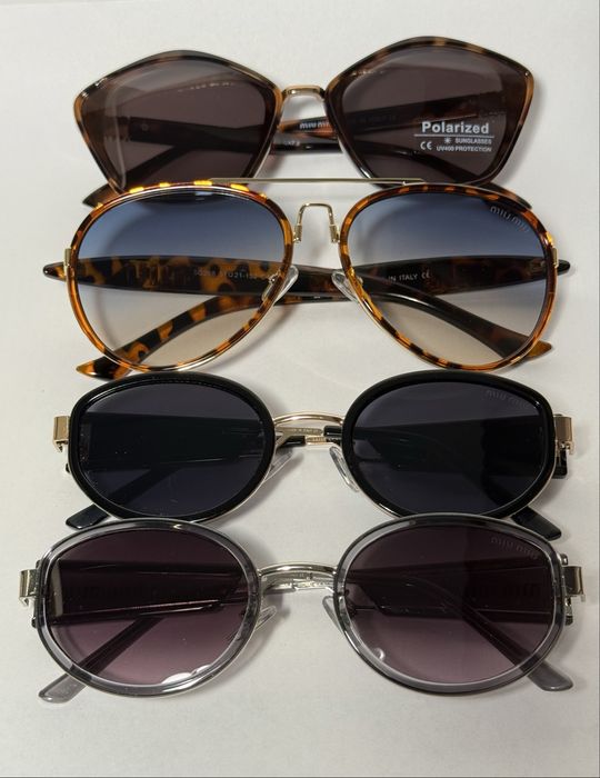 Оптом сумки, очки, косметика, парики.