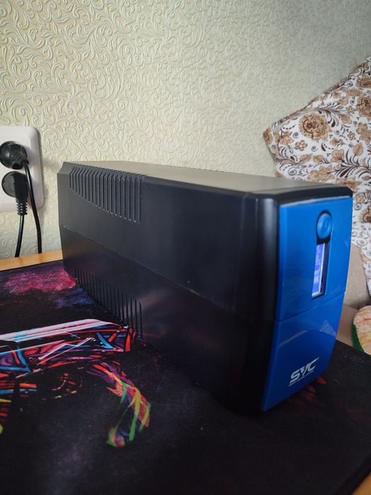 Продам ИБП SVC V-1000-LCD.