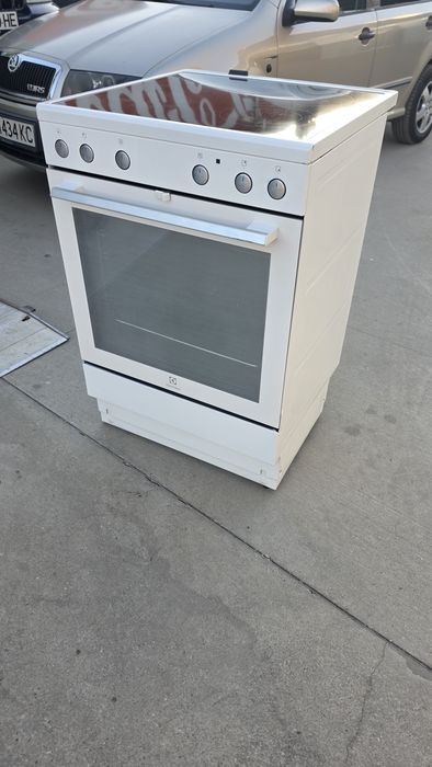 Печка Electrolux 60см