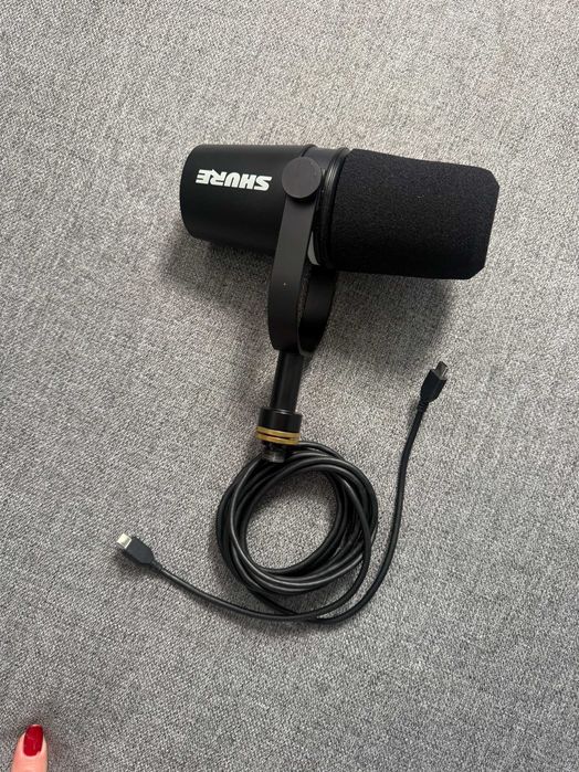 Shure MV7 микрофон – използван, работещ, с повреден жак