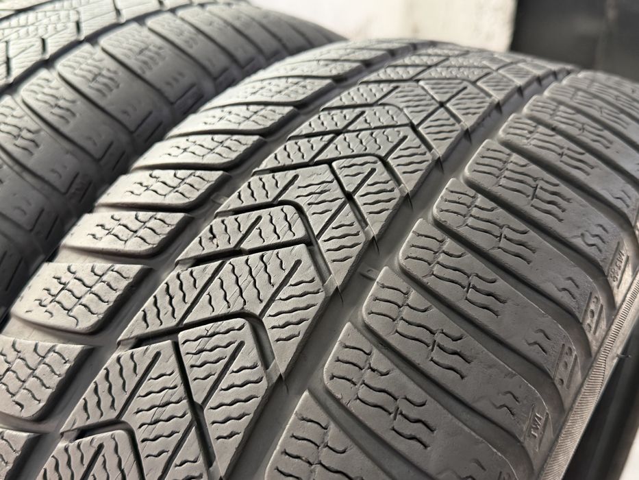 245/45/18 Pirelli 4Броя: 270€ 6.2мм