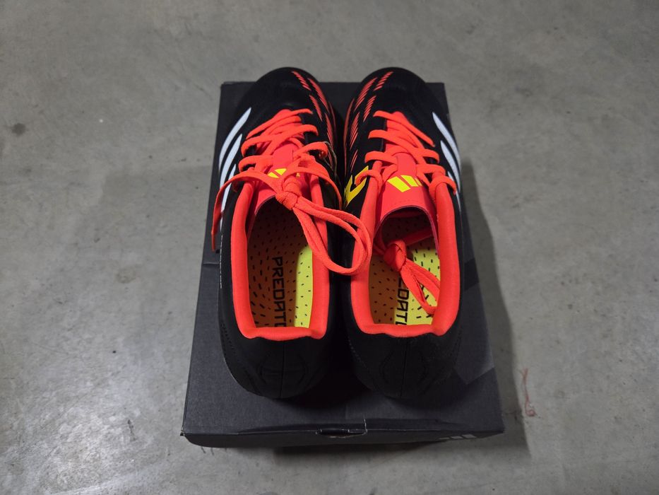 Футбольные бутсы ADIDAS