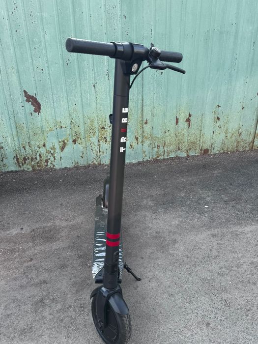 Надёжный электросамокат Tribe Himba