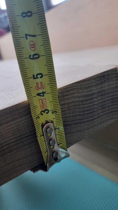 Oтлежали букови стъпала с чело от масив