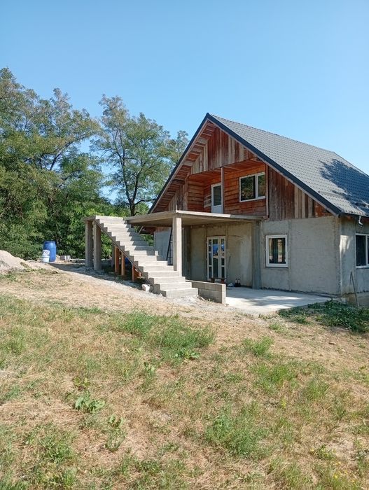 Echipa constructori,meseriasi executam lucrari constructii interioare