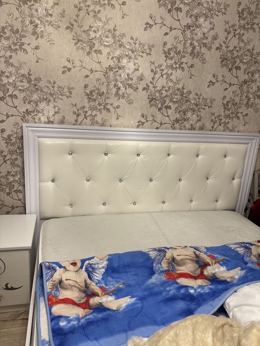 Спальный гарнитур