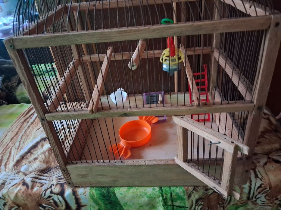 Клетка для птиц.