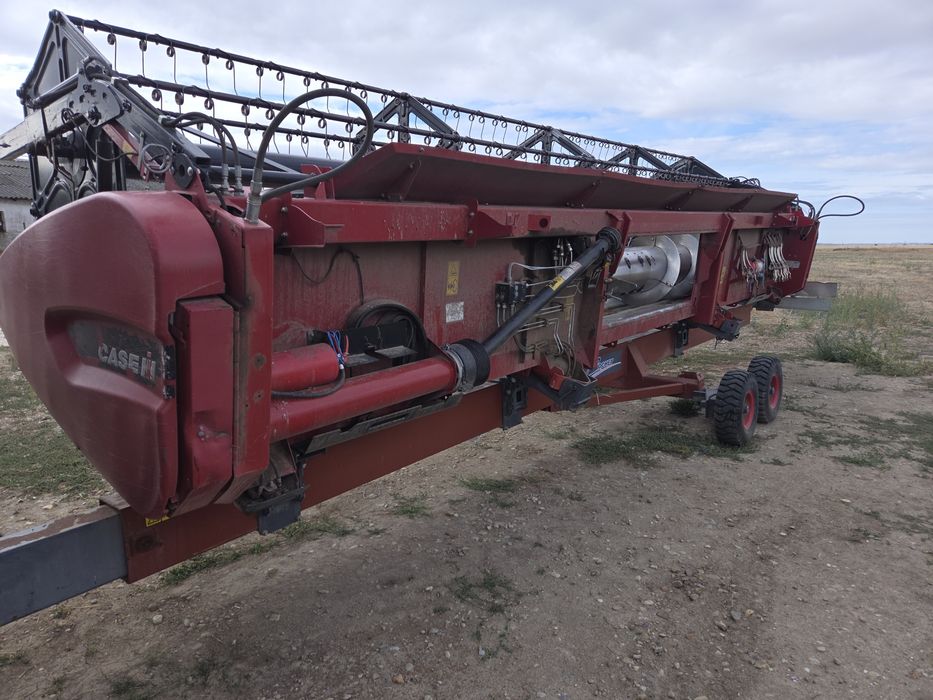 Vand combină CASE 8230 și  2388