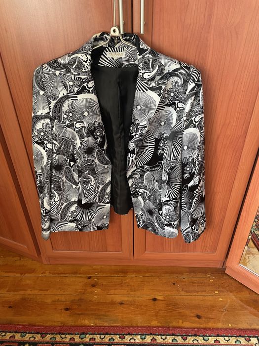 Продаю платья, пиджак, куртку