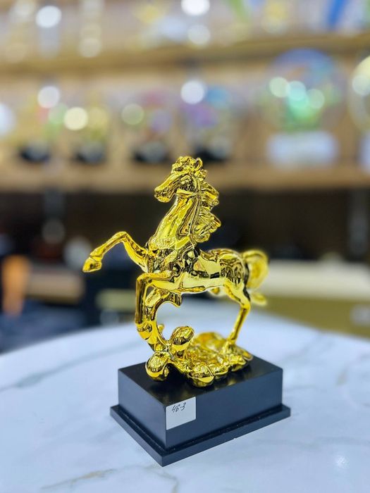 Роскошный комплект Золотая лошадь