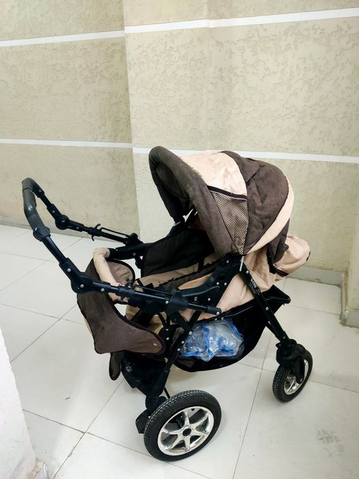 Коляска всесезоннная