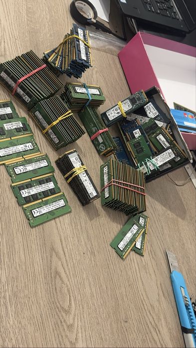 Ssd , ram la 100 lei bucata