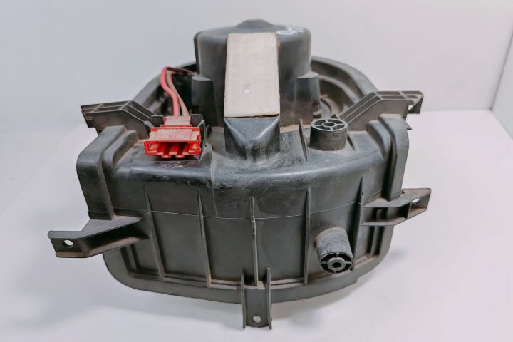 Ventilator habitaclu 1H1820021 Volkswagen VW Polo a 3-a generatie 6N