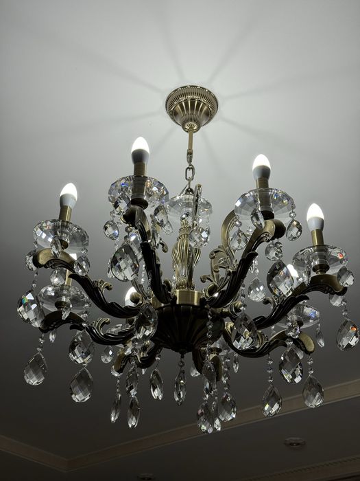 Шикарная люстра для интерьера